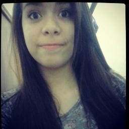 amo sorvete, amoo gatos, e ADORO coca-cola, sou engraçada, totalmente louca, doida pelo Fiuk :3 e amo minhas irmãs @Isadora9Marques e @BeatrizGuilhem