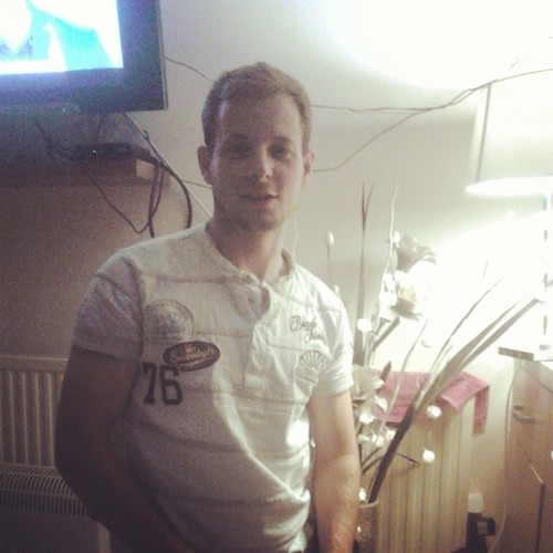 RobRobjones86's profile picture. Living legend :-)