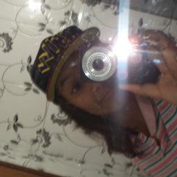 Mim segui que eu e sigo. ;)