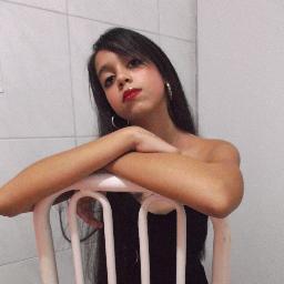 sou ariana e amo musica,chocolate,dança,meus amigos e minha famlia :)