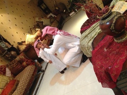 ان قام حظك باع لك واشترالك وان طاح حظك لا شرالك ولا باع