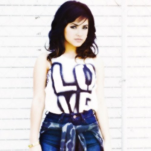 BeckyGCanada's profile picture. Be yourself; because an original is worth more than a copy.