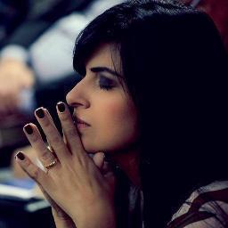 @oropelaBrum [OFICIAL] (seguido pela @PraFeBrum ) Para todos que oram pela Fernanda por sua familia e ministério. Aqui~~Equipe de intercessão. Quem ama, ORA!