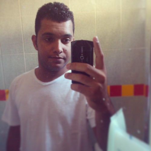 - Quando despertar pela manhã, lembre-se q a beleza desse mundo, jamais seria completa sem você..