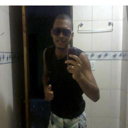Idade 21 Ex-Jogador de Futebol Gosto de Pizza e gosto de curte uma Praia Sou Baiano Naturalizado de Salvador mais moro em Senhor do Bonfim Interior da Bahia