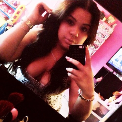 SHOPPING 
MAKEUP 
LEOPARD PRINT & PINK   
#TeamMILF 
#Iphone

Trust me I does this