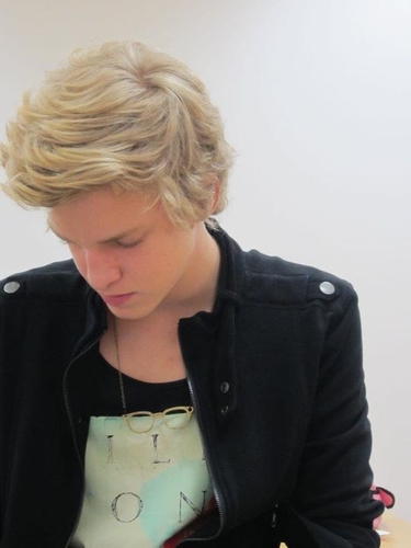 Lovin a Aussie boy from the Gold Coast
GCF & SBK baby
My Instagram is @curdys_unicorn follow me 3