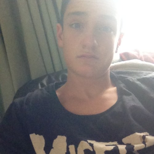 I love skating, and rap music, follow me I follow back
