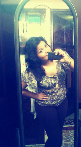 NO ai persona por cobarde que sea,
que no pueda convertirse en un heroe por AMOR ♥