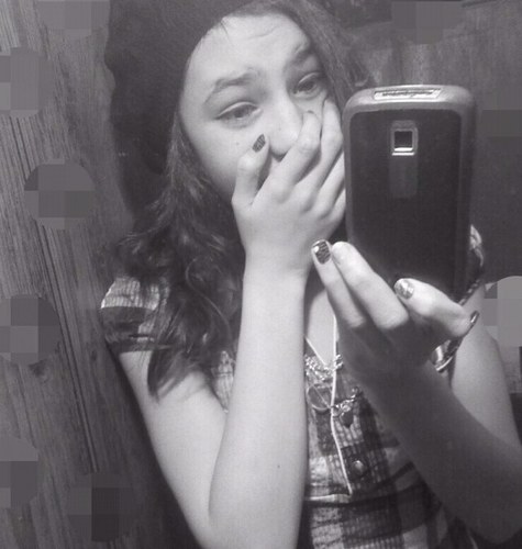 ;Hheey My Name Is Angie | Im 13 Years Younq :) |Fallo Me c: |My Fav Bands;SWS/BVB/TF/SS.|Straight c: . ~Takenn ^.^❤ Love Doesnt Exist Tho... /.\ I FALLO BACK.!!