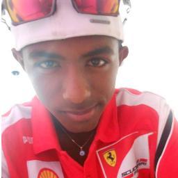 17 anos , #solteiro , um dos @mAlaMastteRs ( ou ) http://t.co/hcG5GtO53I ,  irmão Gemês  do @RickyMalamaster ;*