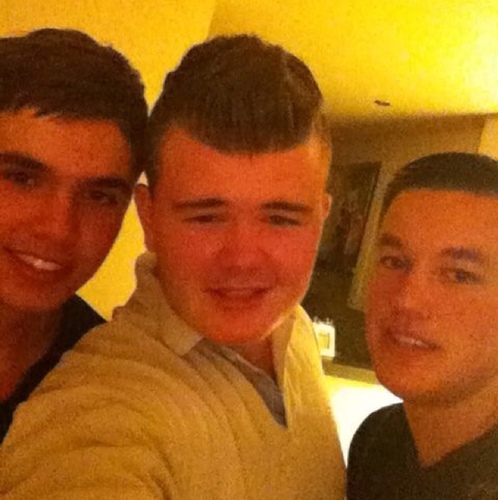 mvr96x's profile picture. - Whatsapp connected. - When nothing goes right - go left. - Grenzen zijn voor mensen die niet weten waar naartoe.