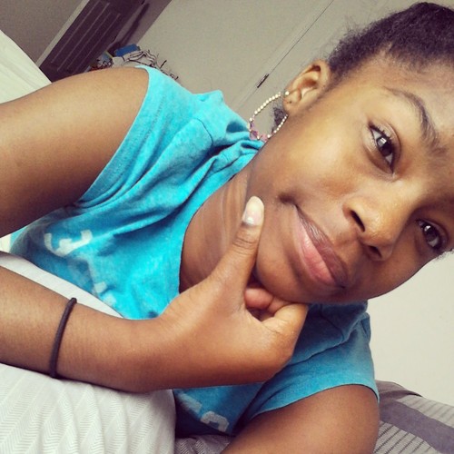 Follow my NEW page @__yahyraaaa , NOT following back unless you mention ! - Simple . kissessssx