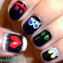 Reading. Writing. Doing my nails. Dogs. Fashion. Japanese food. Occasionally, will talk abt games & life. Potatoes, duh. Btw, where can I find hard taco shells?