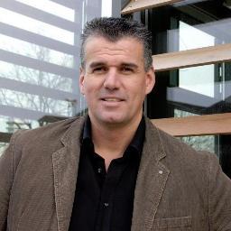 Ruim 25 jaar praat ik beveiliging en bewaking. Maar ben nog steeds een leuk mens.