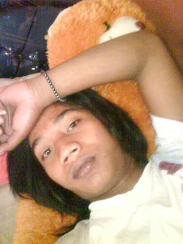 im ordinary boy..if you like me..please follow...damn!