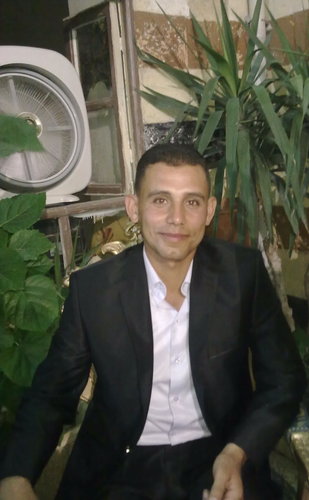 فلسطين / نابلس 
دمشق *
بيروت 
مدرب تنمية بشرية 
مشرف أنشطة منظمة اليونسيف 
صحفي