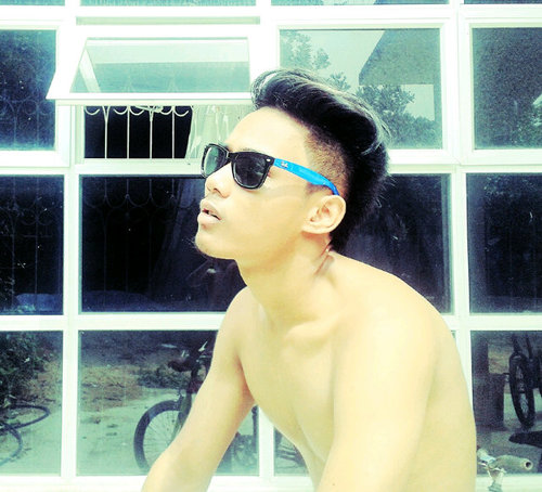 Haiii...........................
saya peramah. Tegurlah saya. Call me Azim. Mmuuaahh !!
