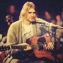 Tocando los cojones desde hace siglos. Tantos gilipollas aquí y un genio de la música ahí arriba. Kurt Cobain. Vuelves en cada calada. ¿Feliz? Nunca.