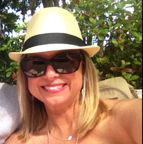 Wife, mother, Mississippi State Alumni, beach lover, avid reader.