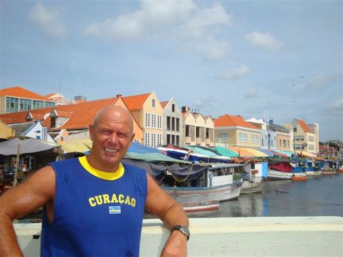 Hallo mijn naam is Bert Kamp en eigenaar van Rijschool Kamp. Via dit medium wil ik u op de hoogte houden van allerlei acties van de rijschool.