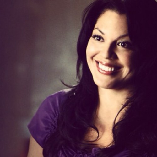 Cirujana especialista en Orto. Calzona fellings. Mark Sloan es mi mejor amigo, y padre de Sofia, mi hija. Robbins-Sloan-Torres. Seattle.