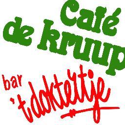 Café de Kruup heeft de sfeer en gezelligheid van een bruine kroeg. De muziek is veelzijdig en net zo gezellig als de barvrouw- of man.