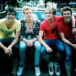 LOVE @thewanted,@pixiesongs@arianagrande @paramore I'm a mamouth