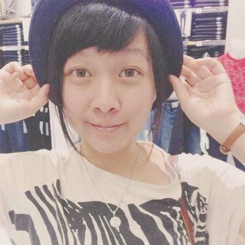 There's a reason why our eyes become smaller when we smile or laugh.. =D GreenTea lover..  박유천..