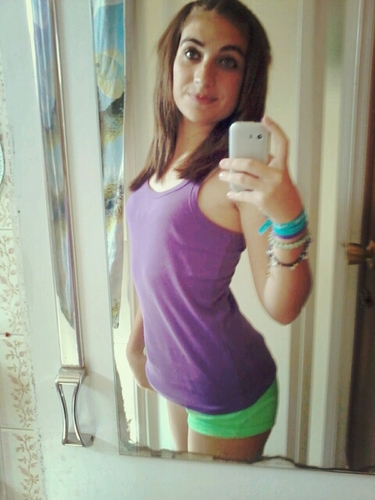 Intentando vivir la vida..A mi me lo dices todo a la cara, no quiero falsos en mi vida. FIESTA(: / #MuuchooBaarceeloo:)):)) Teequiieroo feeitoo miiio LL3