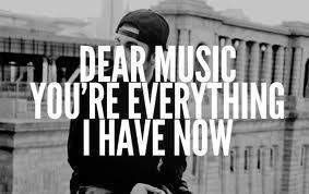 im a guy that Loves to sing, play games and sing some more :P