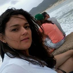 Nenhuma verdade me machuca,nenhum motivo me corrói.Até se eu ficar só na vontade já não dói.
Nenhuma doutrina me convence,nenhuma respósta me satisfa...