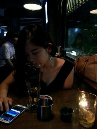 helpyourself21's profile picture. 