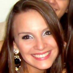 Sou como você me vê. Posso ser leve como uma brisa ou forte como uma ventania, depende de quando e como você me vê passar.