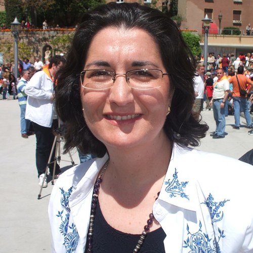 micarmen_'s profile picture. Viendo los #toros desde la barrera.