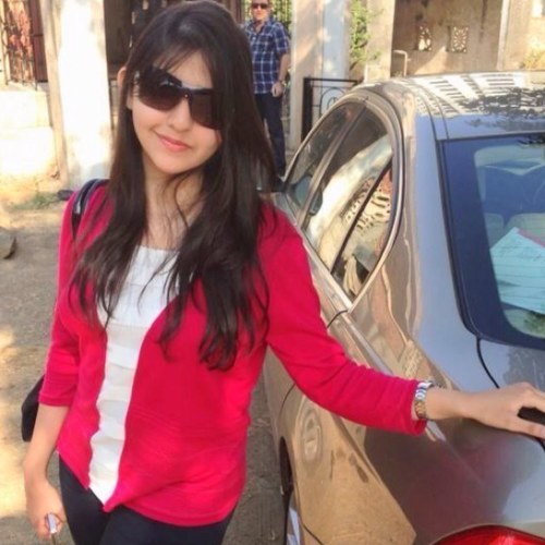 An artist in love with flying who wants to explore the world & is passionate abt cars, enjoys playng tennis & believes simplicity is the ultimate sophistication