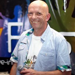 DJ op de meest uiteenlopende feesten en partijen. Meer  op https://t.co/4sTDzYJ758