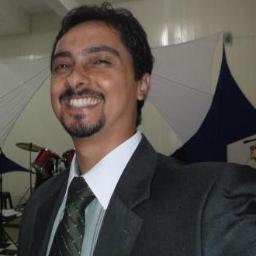 Bispo! Ministério Apostólico Rocha Eterna! Compositor! pregador da Palavra de Deus! Marido de uma Mulher virtuosa  e pai de filos Maravilhosos