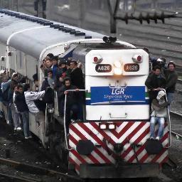 Somos una cuenta que brinda (pequeños) consejos para que nuestra estadía en el #TrenRoca sea menos sufrida.
No empujen que hay criaturas.
Un asiento por favor.