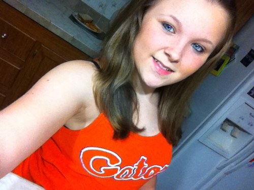 Fołłow  me ill fołłow bck •14 & single • i live in tally • postin some stuff • kikme:ashleykinser• hi im weird • see ya ✌