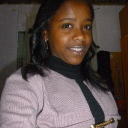 Moreninha,,baixinha,,adoro dançar,, amooh curti com as amigas!