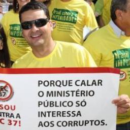 Servidor do Ministério Público de Goiás, Flamenguista, Motoqueiro nas horas vagas, apaixonado pela vida e pela minha família