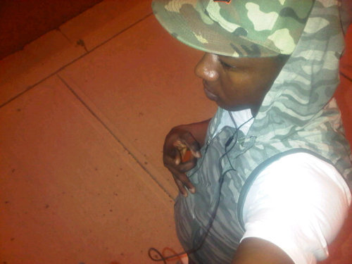 DiceGassy's profile picture. Follow me and ill follow back straight up