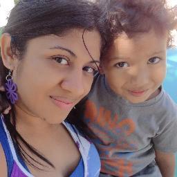 Naves28's profile picture. A veces un poco rara, fanática de la luna, del cielo y las estrellas, de los atardeceres, del sonido del mar y de la lluvia, quizá con un alma de niña🌙✨🌄🌊♥