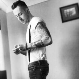 22 Stylist.
West Yorkshire
Weird as fuck.

https://t.co/o2er7jKyqP