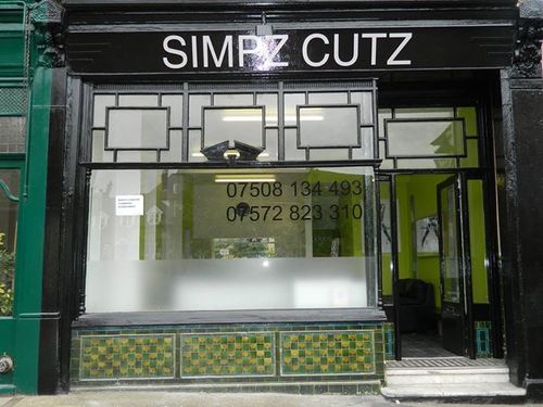 Simpz Cutz 
28 Roehampton High Street, London, SW15 4HJ
Reasonable rates & friendly atmosphere
**Barbers required**
07508 134 493/07572 823 310