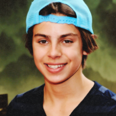 you should probably follow @bieberjta if you don't already lol ♡