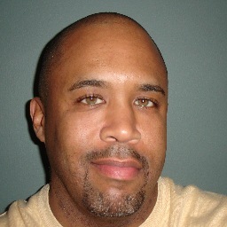 Laid back dude from Chicago. Prince fanatic, foodie, Chimay beer lover, Howard U grad. Fave place to be is on the beach in Ipanema. Go Bears!!