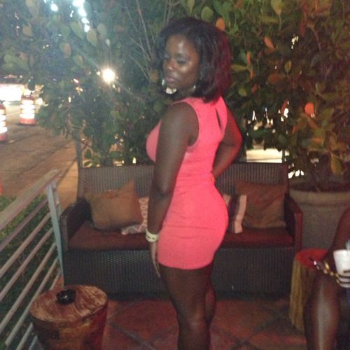 MaiTai_3's profile picture. Live Love Life 
When building a throne, sometimes you need to craft the design and blueprint alone.
#TeamSuccessful
#NewRules