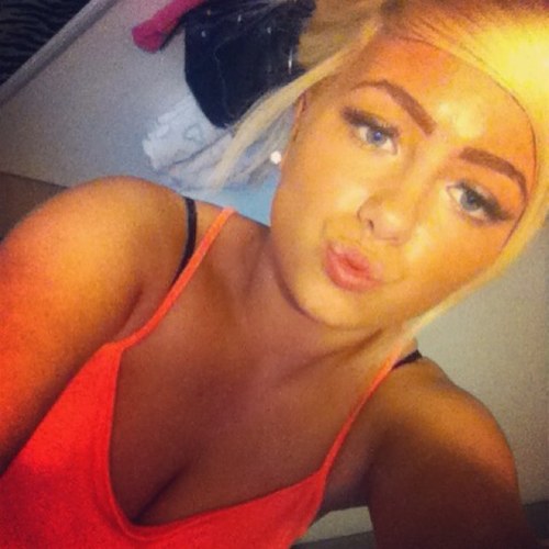 make up, exstentions, falce nails, fake tan, music, alcohol, partys, sunshine, my girls, @dannyO and @zaynmalik ❤❤❤❤❤❤